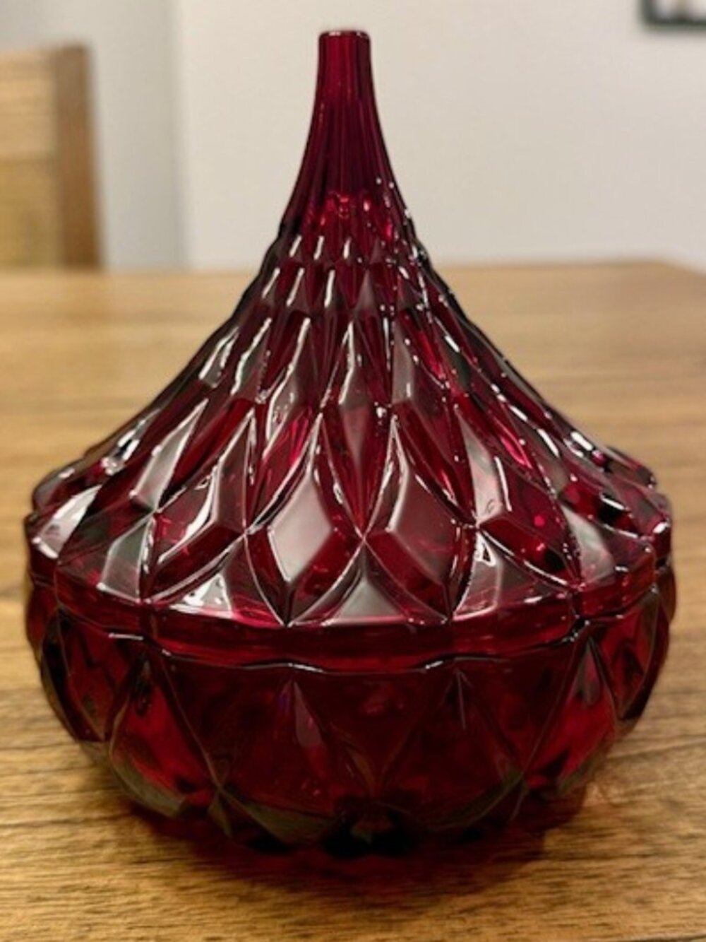 GODLINGER Hershey's Kisses Ruby Red Crystal Candy Dish